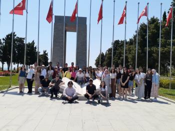 Tarih Bölümü Lisans ve Yüksek Lisans Öğrencileri İle Çanakkale Şehitlerini Anma Gezisi Düzenlendi